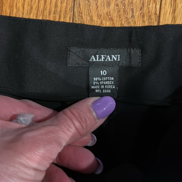 Ladies NWT ALFANI size 10 capris - Picture 11 of 11